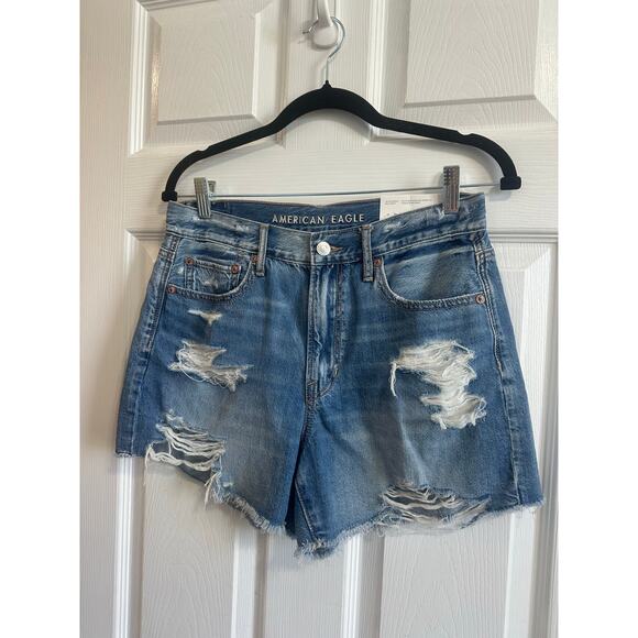 American Eagle NWT 90s Boyfriend Denim Mid Length Shorts Distressed Sz 4 - Picture 3 of 6